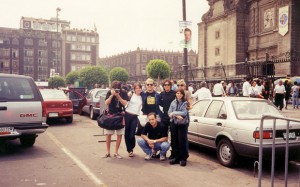 Plaza del Zócalo - México DF con los colegas Caro K, Cristian P, Santy del Moro, etc. (2001) 